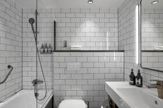 Copyright: Robin Hayes Bathroom